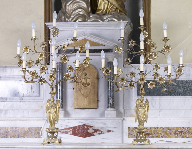 ensemble de deux chandeliers à branches d'église (N° 5)