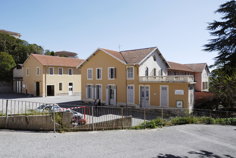 parfumerie Tombarel Frères, actuellement école et entrepôt public