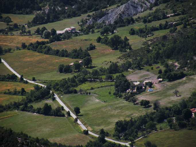 Vallée du Payon. Fermes isolées et dispersées.