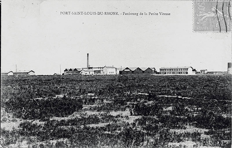 Port-Saint-Louis-du-Rhône. Faubourg de la Petite Vitesse. [Vue de l'usine de la Société Française des extraits tinctoriaux et tannants, au début du 20e siècle.]