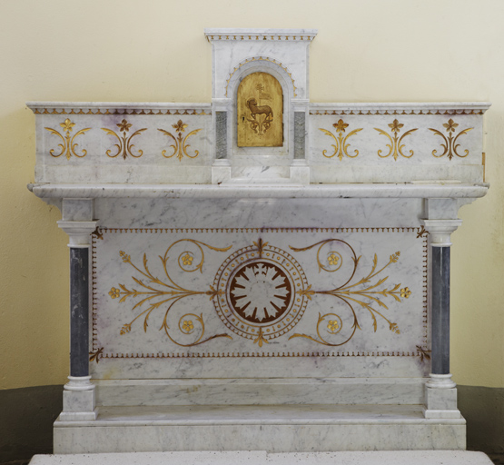 Ensemble du maître-autel : autel, gradin d'autel, tabernacle