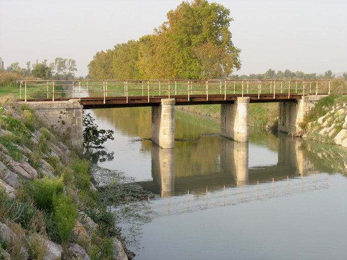 pont ferroviaire du Petit Train des Alpilles