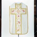 ensemble de vêtements liturgiques (N° 7) : chasuble, étole, manipule, bourse de corporal, voile de calice (ornement blanc)