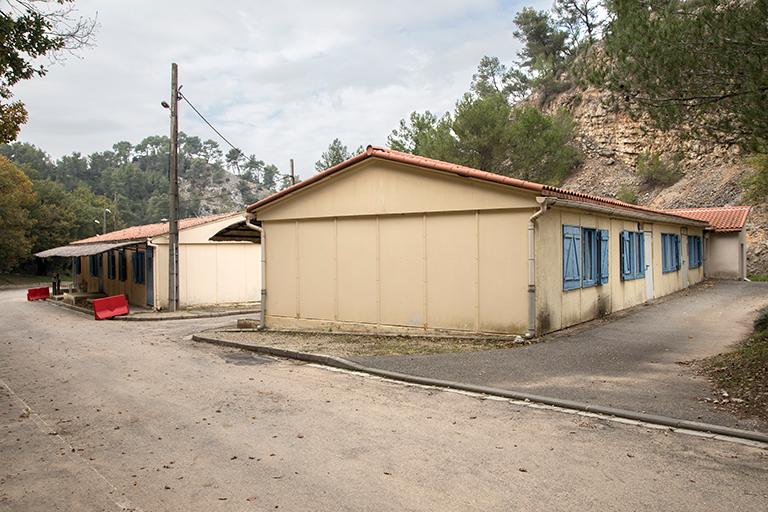 Hameau de forestage de Harkis de La Roque-d'Anthéron, actuellement village de vacances de la Baume