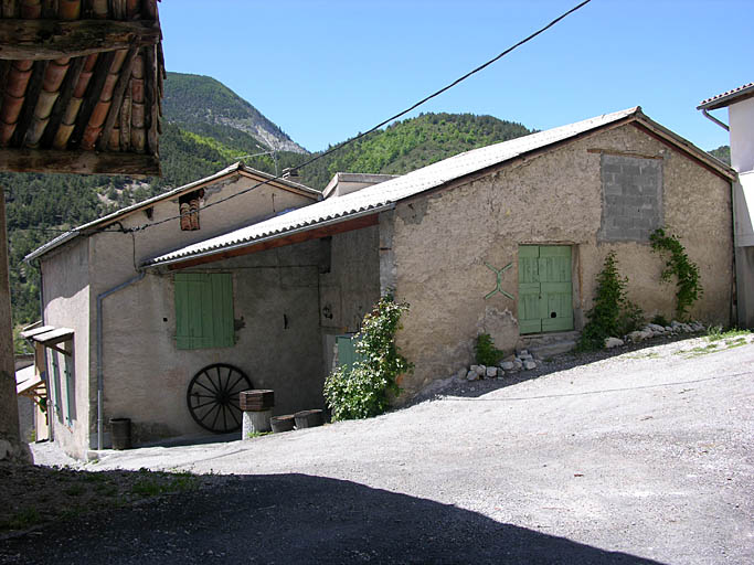 Village, ferme de type F3 (1989 Z3 159a). Vue d'ensemble prise de l'est.