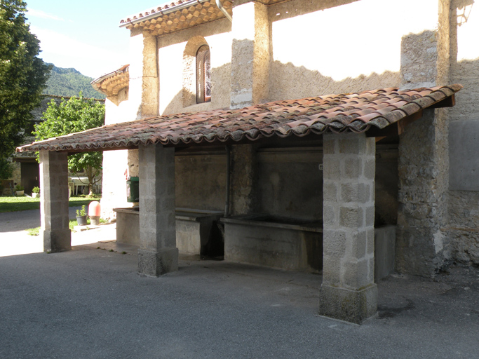 fontaine-lavoir