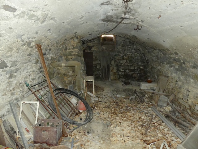 Etage de soubassement, cellier-resserre. Vue de volume prise de l'ouest.