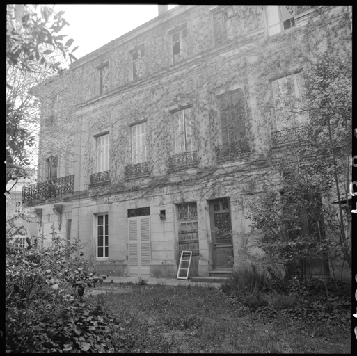 hôtels puis usine de chapellerie et hôtel