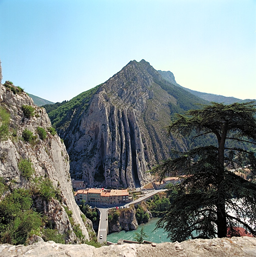 La Cluse et le passage de la Durance vus de la citadelle.