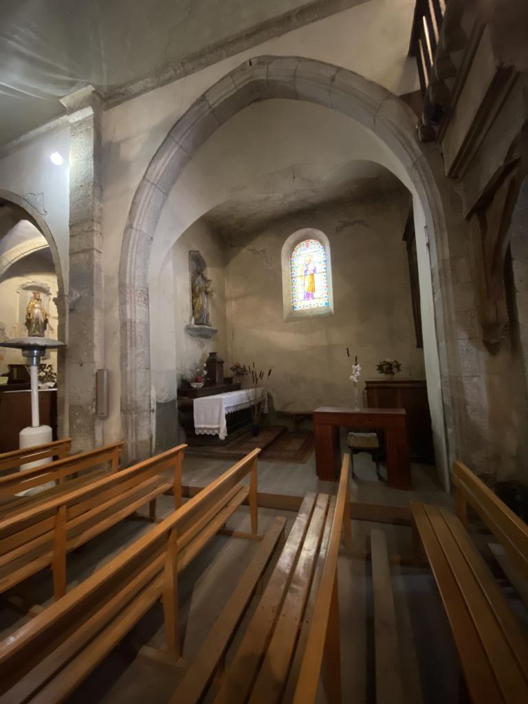 Vue intérieure : la seconde chapelle occidentale.