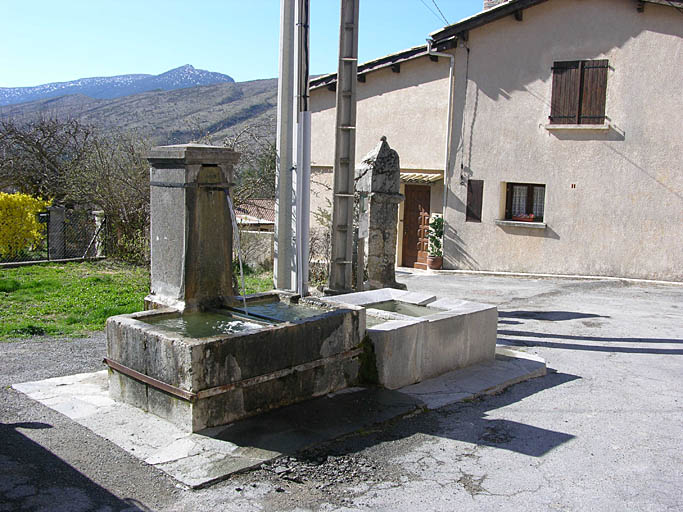 fontaine-lavoir