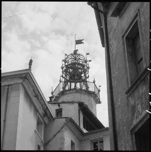 Beffroi, campanile en ferronnerie.