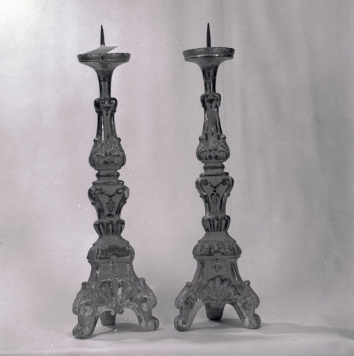 paire de chandeliers d'autel (N° 1)