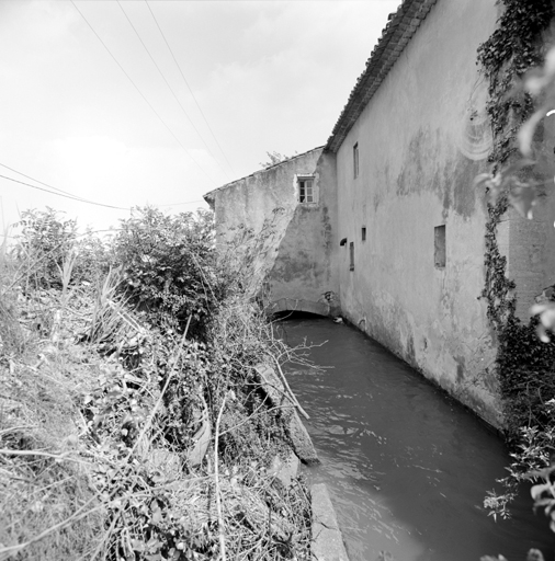 Entrée du canal Saint-Julien dans le moulin.