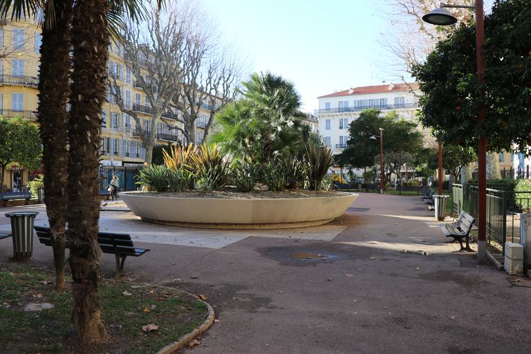 place des platanes puis place de la liberté, actuelle place Wilson