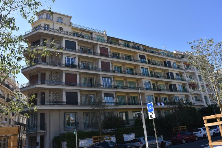immeubles en série (série de 3)