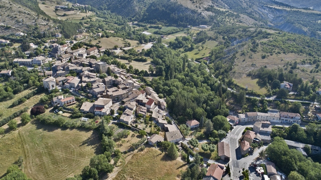 Vue aérienne d'ensemble prise du sud-ouest.