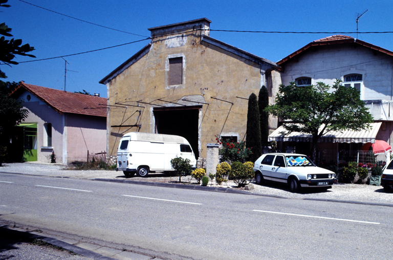 Ancienne coopérative vinicole, façade.