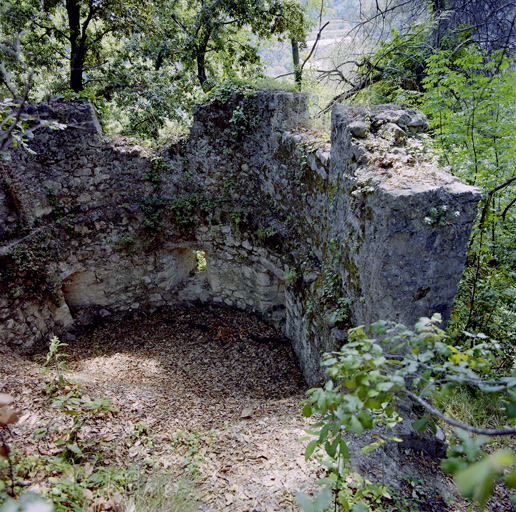 Tour du fragment d'enceinte ancienne des versants sud.