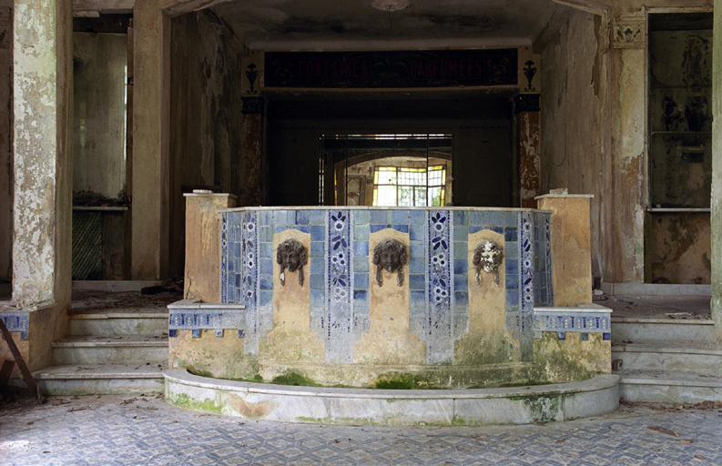 demeure, puis parfumerie Alziary et Nogara, puis Pélissier-Aragon, puis Les Fontaines Parfumées