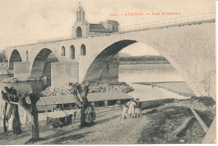 pont Saint-Bénezet ou pont d'Avignon, ses chapelles Saint-Bénezet et Saint-Nicolas et ses tours d'entrée dites Châtelet et tour Philippe-le-Bel