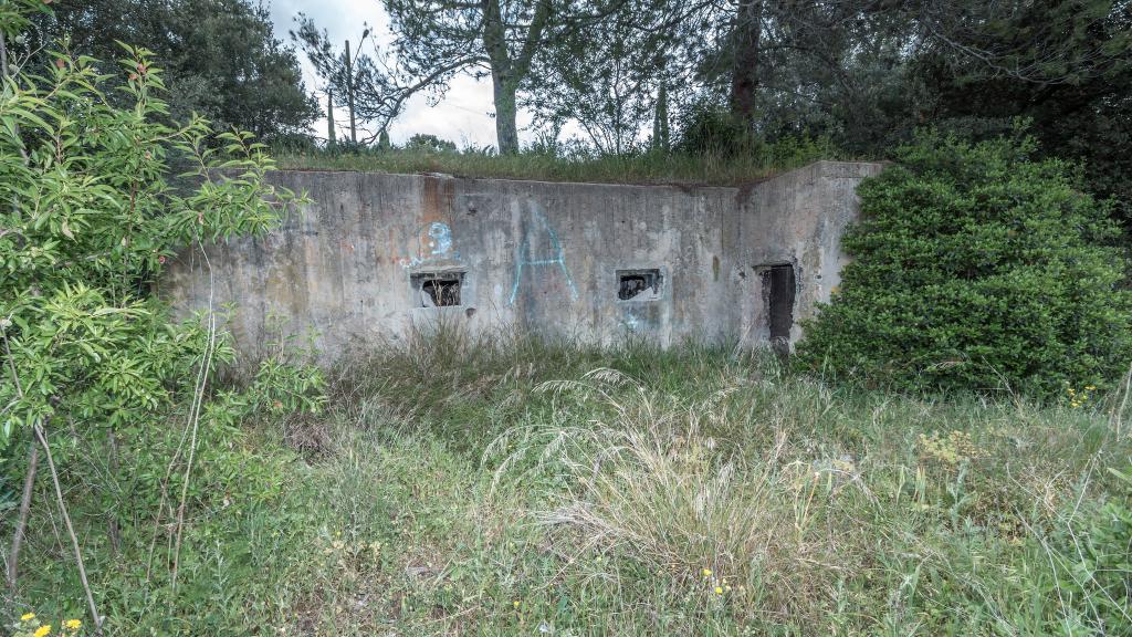 Verrou de Roquefort-la-Bédoule,  abri de personnel crénelé n°2