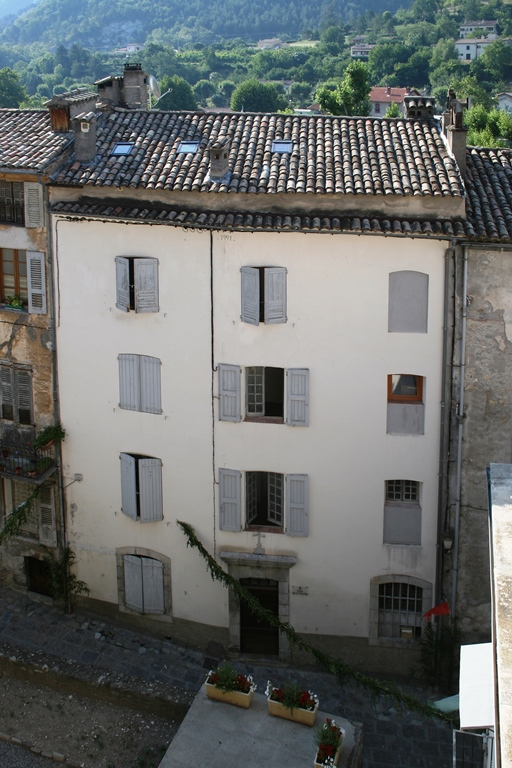 maison, école de la Charité actuellement immeuble