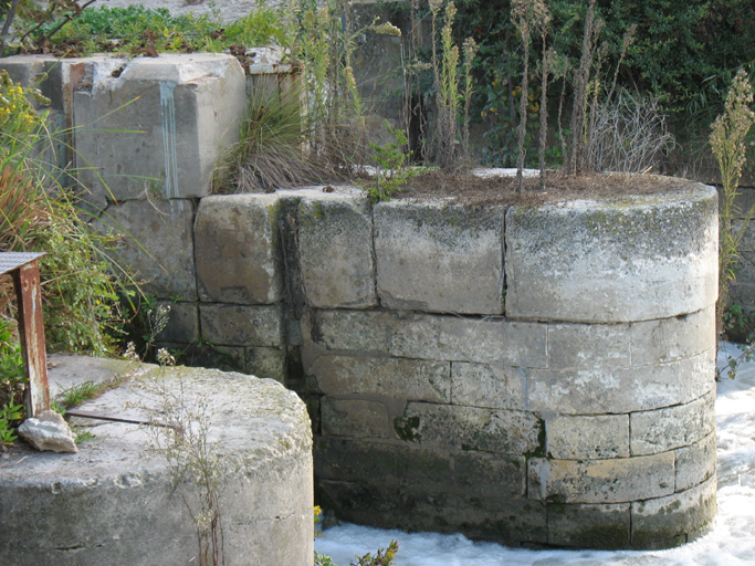 barrage réaménagé en seuil de passage