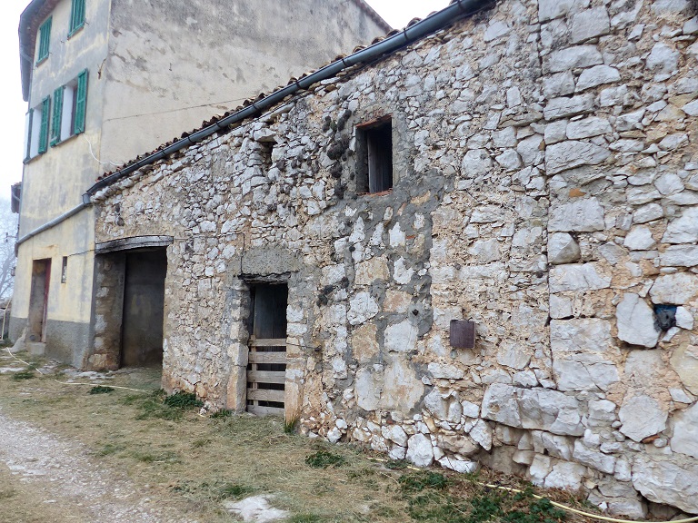 Entrepôts agricoles (parcelle 1841 E4 345 et partie ouest de la parcelle 346), élévations sud.