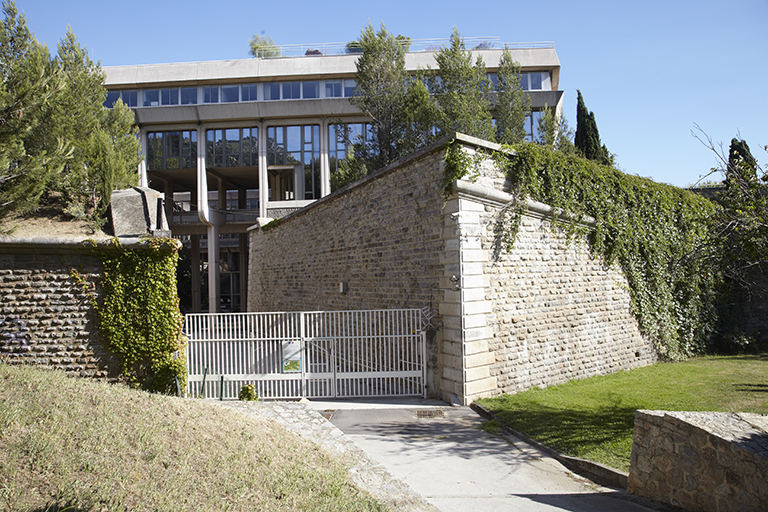 Flanc gauche du bastion K retranché : revêtement, coupure et demi-bastionnet de gauche.