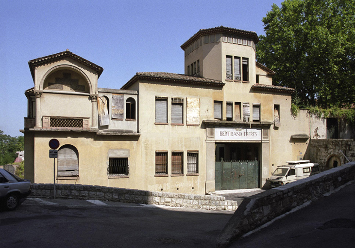 bâtiment administratif d'entreprise