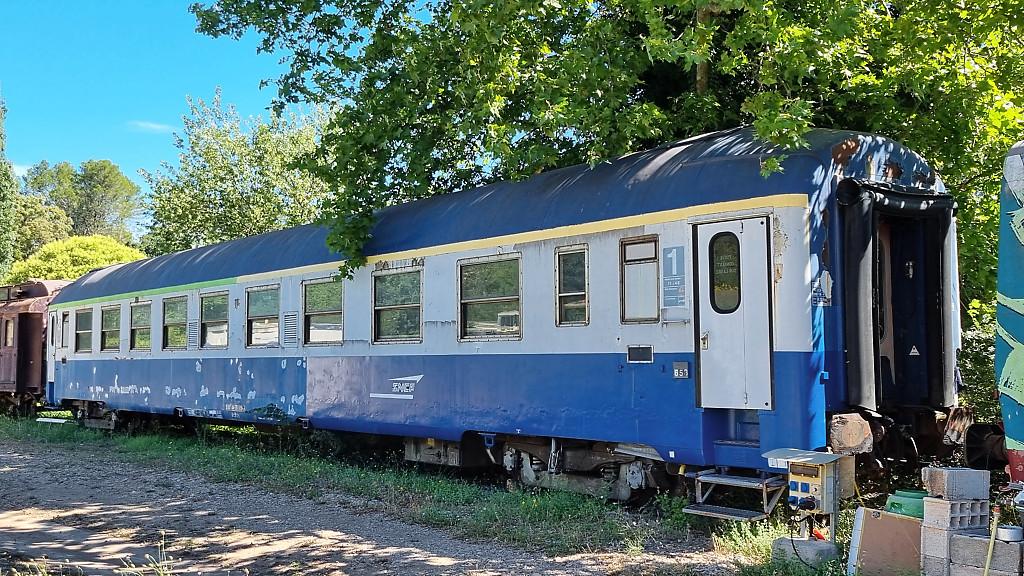 Matériel de transport ferroviaire : voiture à voyageurs de la série des UIC mixte couchettes A4c4B5c5x