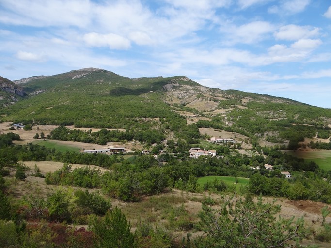 Hameau de la Flogère. Vue de situation prise du sud.