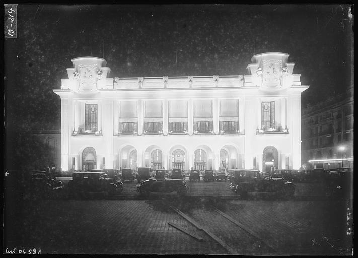 casino dit Palais de la Méditerranée, actuellement casino et hôtel de voyageurs dits Palais de la Méditerranée