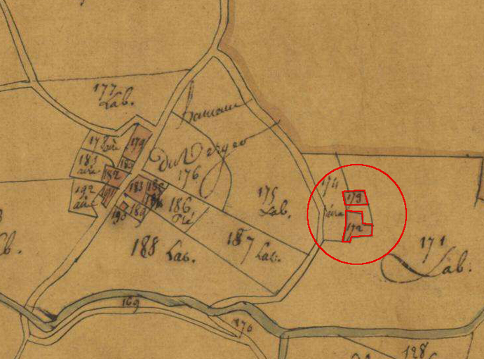 Plan de masse et de situation d'après le plan cadastral de 1823, section A1. Echelle d'origine 1/2500e.