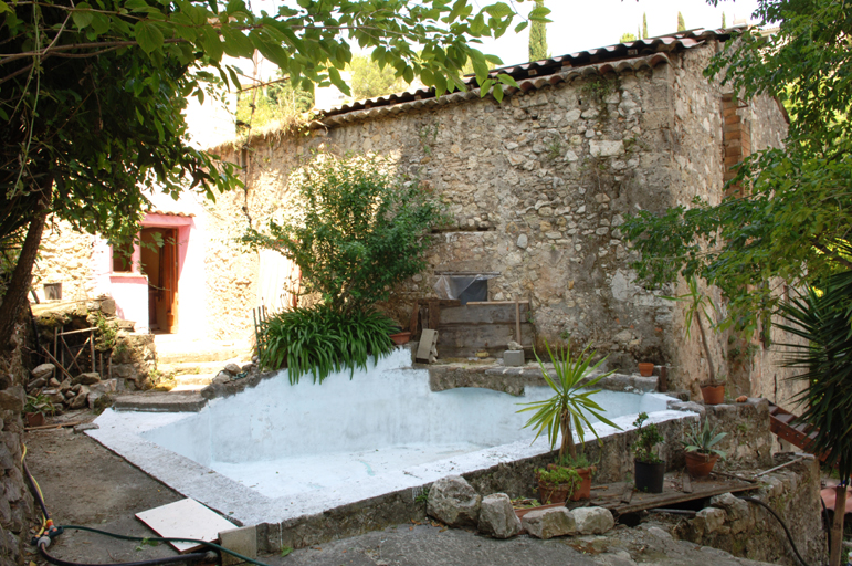 moulin à farine, à foulon, à huile et à ressence, actuellement logement et atelier de potier