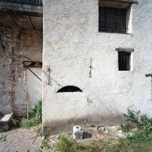 moulin à farine, à foulon, à huile et à ressence, actuellement mosquée, salle de spectacle et établissement de bienfaisance