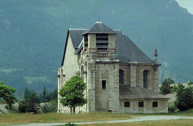 église paroissiale Saint-Louis