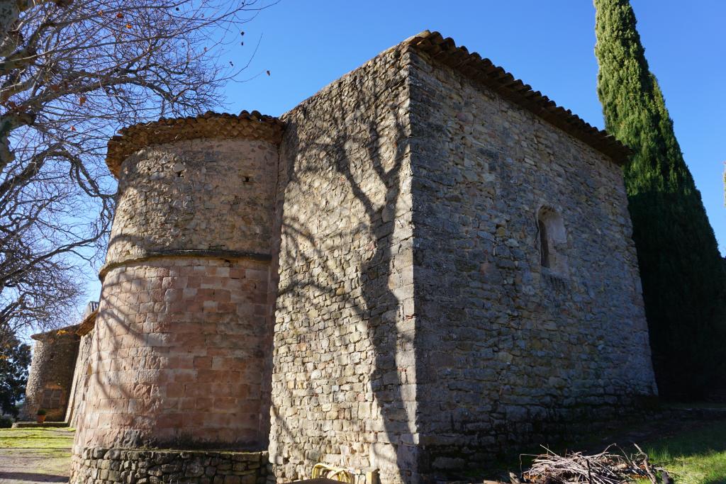 Vue extérieure du transept nord et du chevet depuis l'angle nord-est.