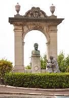 Monument commémoratif Léon Chiris