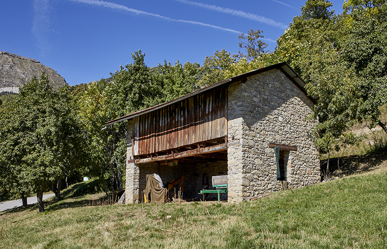 Beauvezer. La Combe. Remise d'aire à fouler.