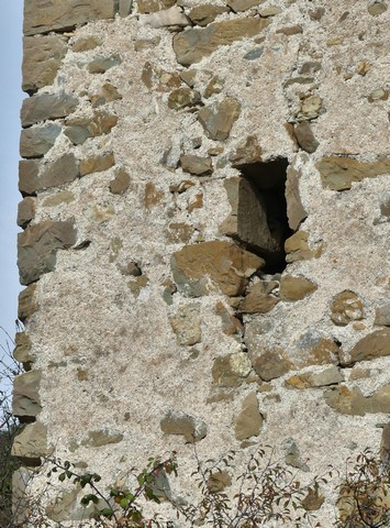 Enduit à pierres vues sur un « cabanon », au Merdaric.