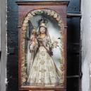 ensemble statue (figure vêtue) : La Vierge à l'Enfant, armoire (vitrine)