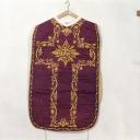 ensemble de vêtements liturgiques (N° 4) : chasuble, voile de calice, étole (ornement rouge)