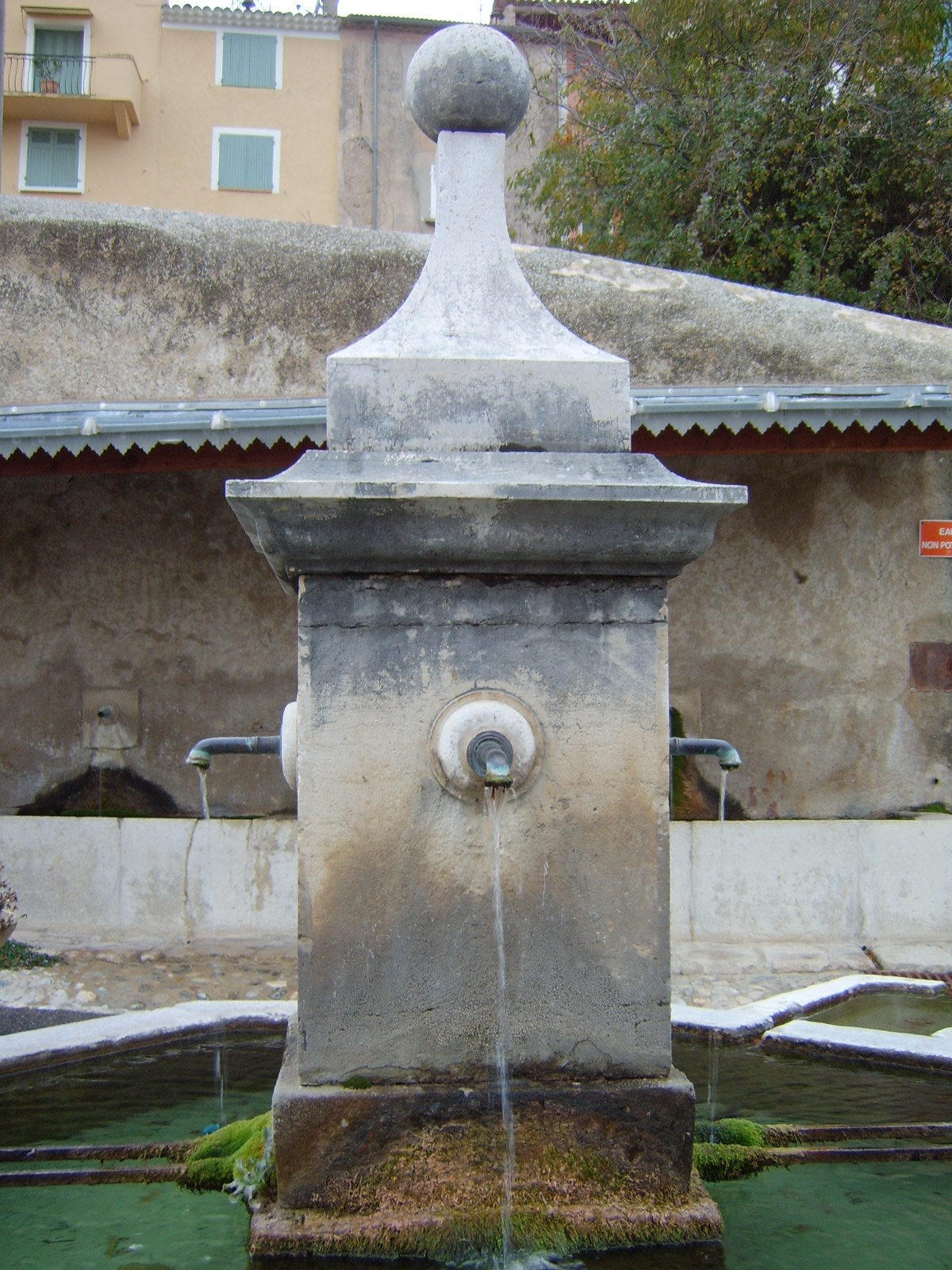 fontaine dite la grande fontaine