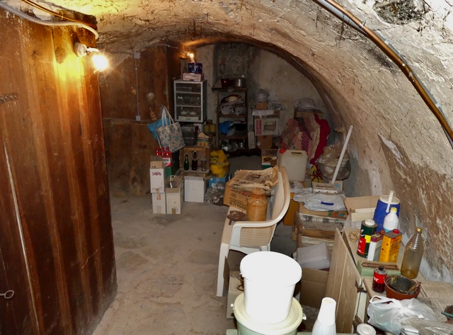 Partie nord. Etage de soubassement, resserre sud. Vue de volume prise de l'ouest.