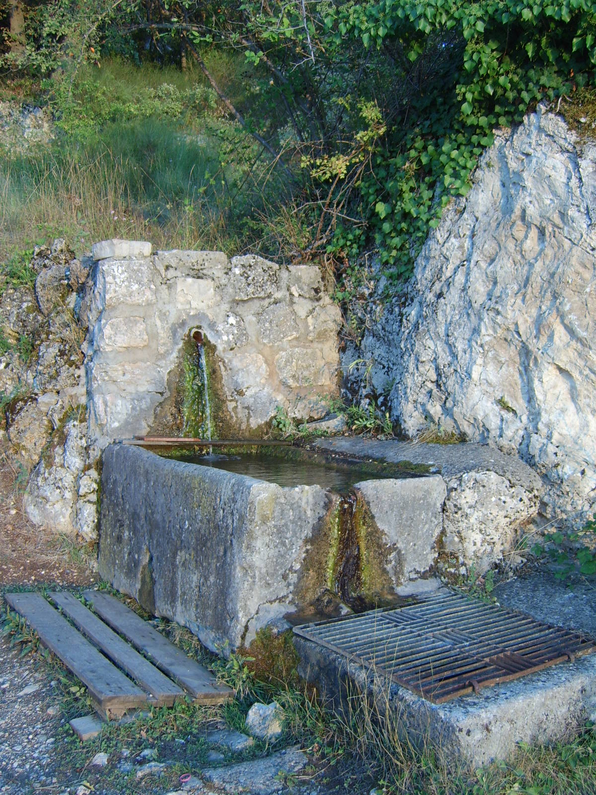 fontaine dite de la source des mines