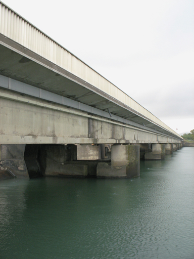 barrage mobile de Caderousse, pont routier