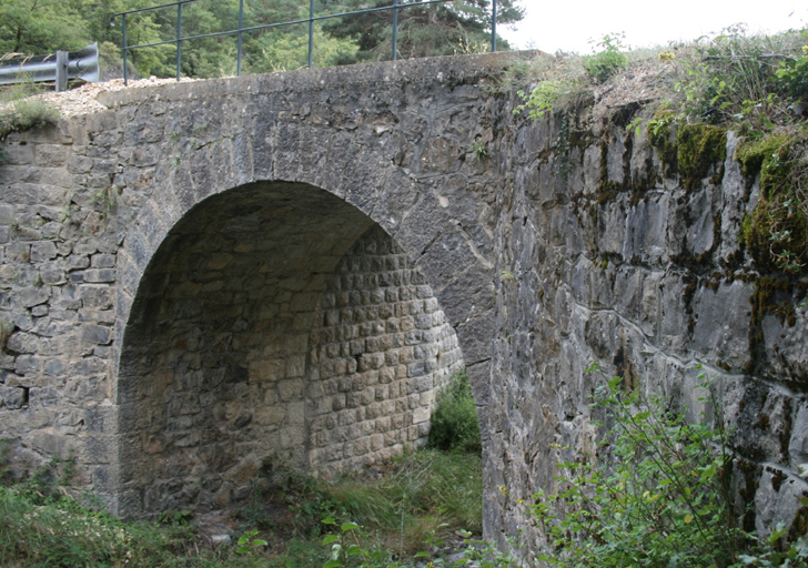 pont sur le ravin de Pré-Menu