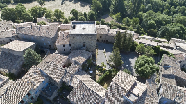 Vue aérienne de situation, prise de l'ouest.
